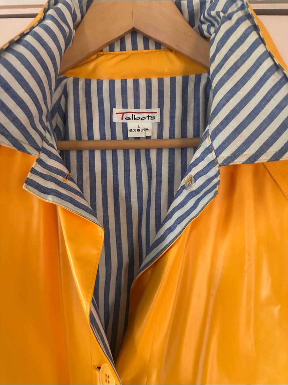 VINTAGE Yellow PVC rain jacket - Picture 2 of 4